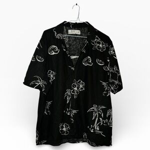 Hollister Black and White Floral Men's Shirt